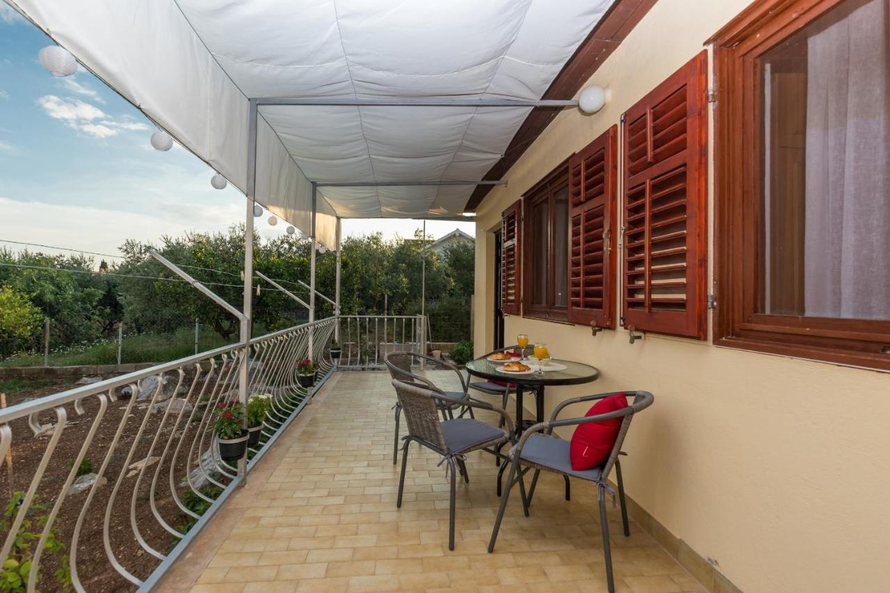 Apartments With A Parking Space Kastel Stafilic, Kastela - 16086 ภายนอก รูปภาพ