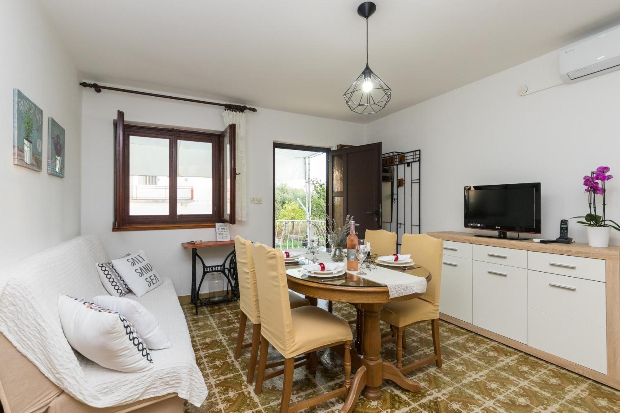 Apartments With A Parking Space Kastel Stafilic, Kastela - 16086 ภายนอก รูปภาพ